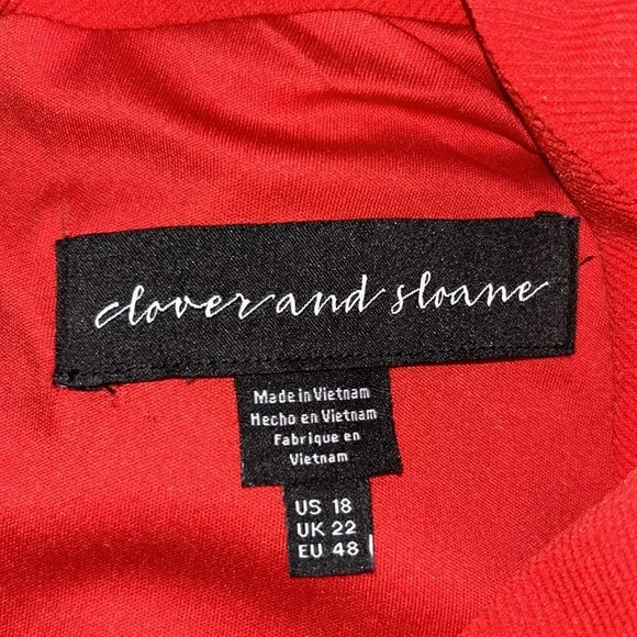 Elegant Red Wrap Dress - Picture 3 of 3